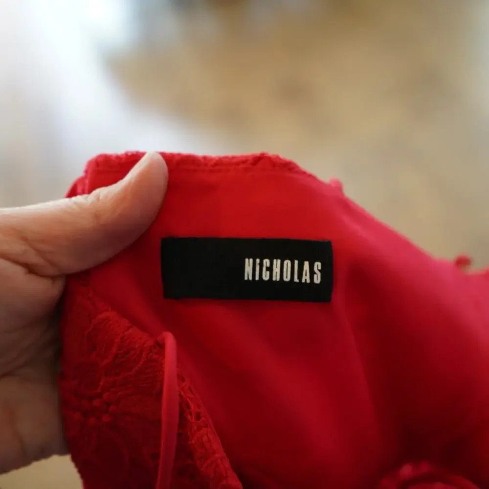 Elegant Red Lace Midi Dress NICHOLAS - Picture 8 of 14